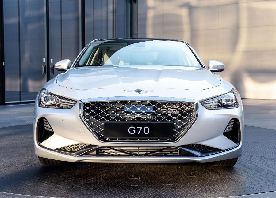  Genesis G70 3.3T 2017 года  (KR) (фото 40 из 86)